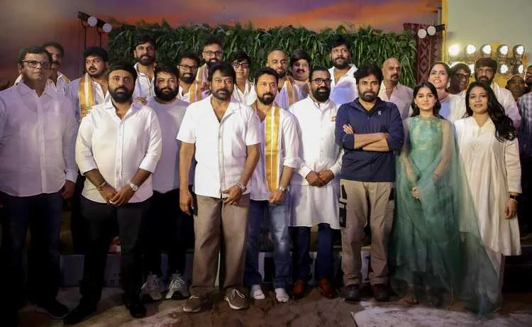 పవన్ కల్యాణ్ క్లాప్‌తో ఘనంగా ప్రారంభమైన మెగా 158 మూవీ (5)