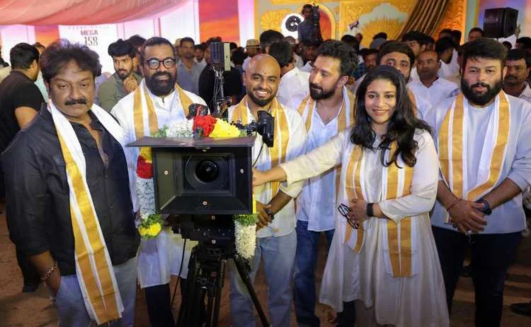 పవన్ కల్యాణ్ క్లాప్‌తో ఘనంగా ప్రారంభమైన మెగా 158 మూవీ (4)
