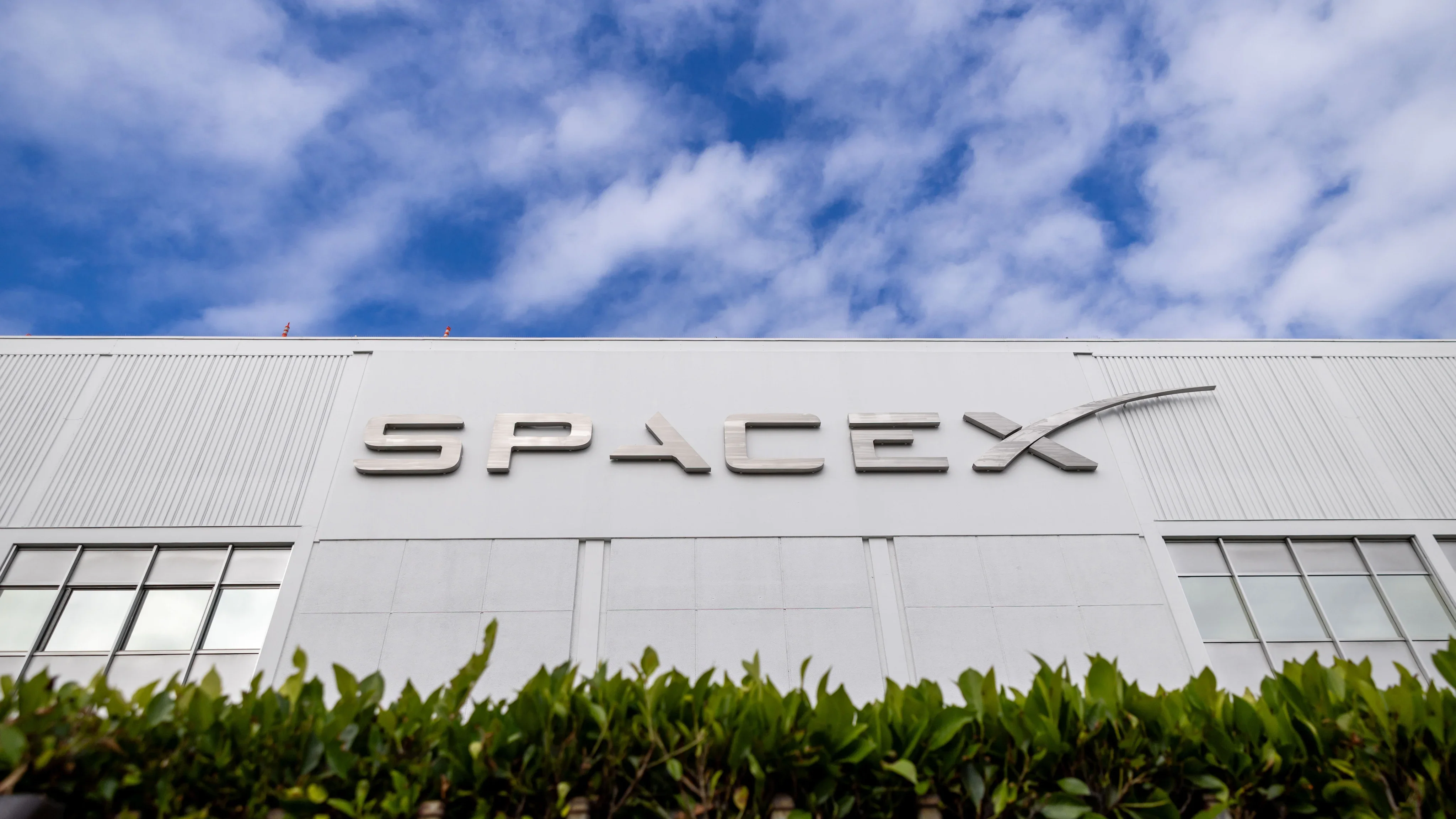 60 బిలియన్ డాలర్లకు Cursorను కొనుగోలు చేసిన SpaceX
