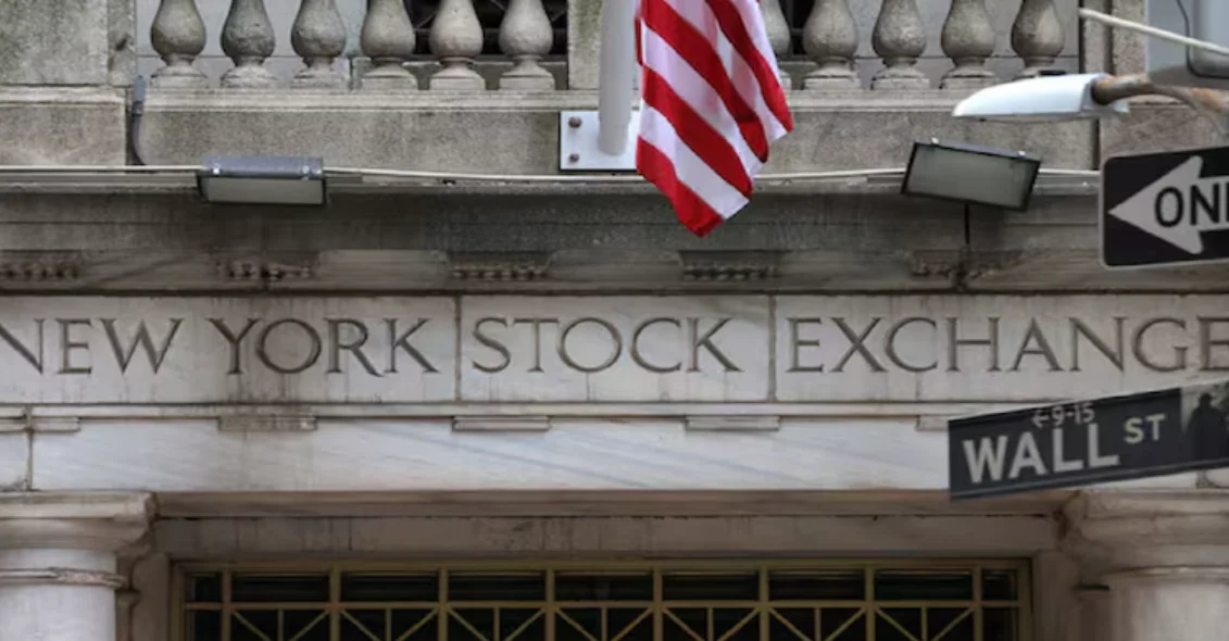 Wall Street Futures Point to Weak Opening as Oil Surges Past $100